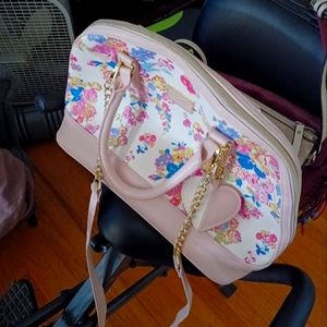 Very cute Betsey Johnson travel bag